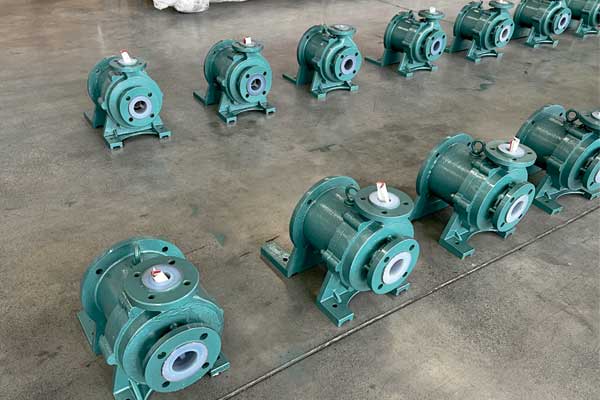 Mexican customers purchase magnetic pumps for sodium hydroxide